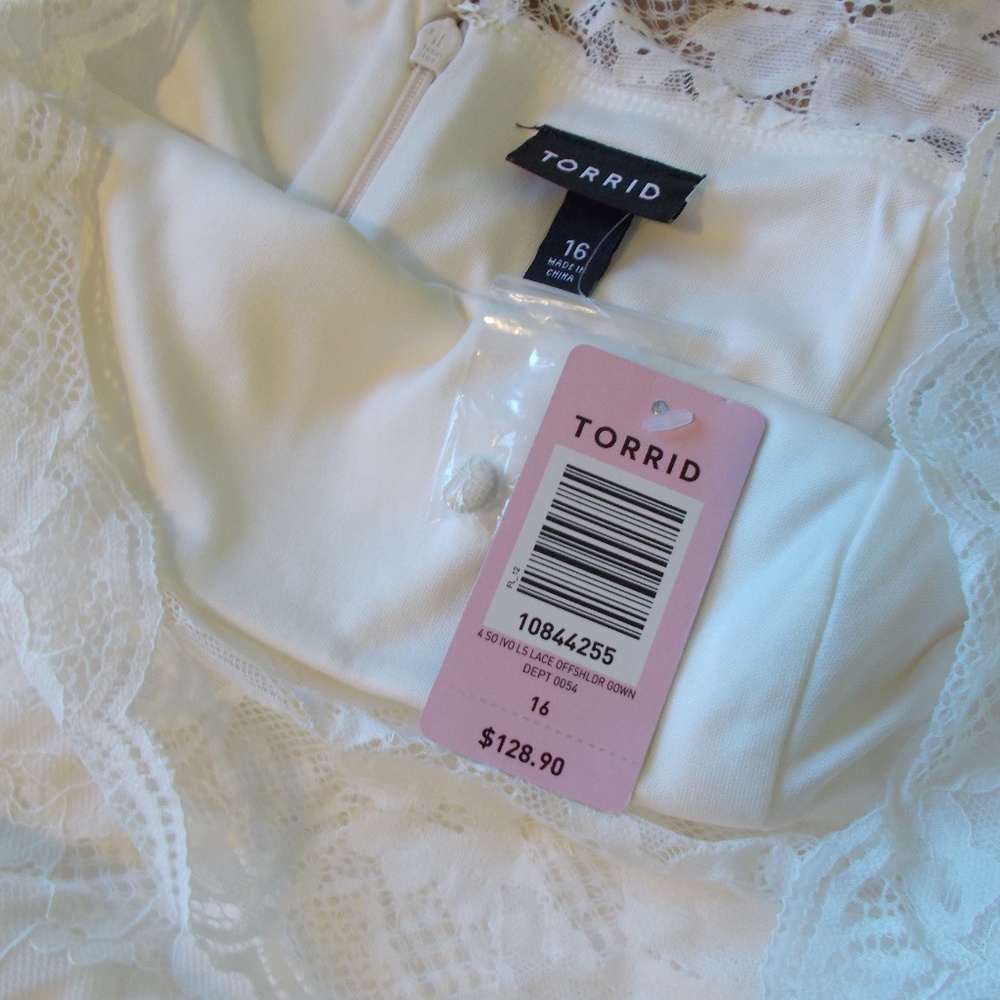 TORRID LACE OFF SHOULDER FIT & FLARE WEDDING DRESS - Picture 14 of 15